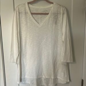 Chico's White V-Neck Ultimate T Tunic